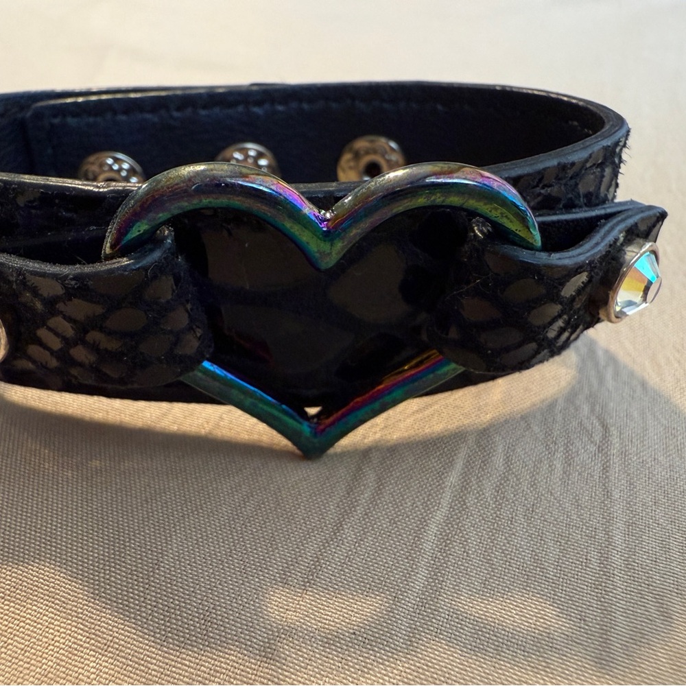 Betsey Johnson Black and Iridescent Heart Bracelet